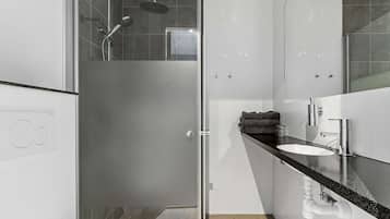 Familienzimmer, Mehrere Betten, Nichtraucher | Badezimmer