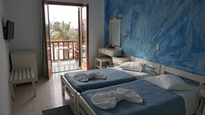 Standard Room, Sea View | Minibar, in-room safe, individually decorated, individually furnished - Hotel Eri (Paros)