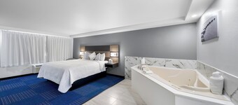 Admiralty Inn & Suites - a Red Collection Hotel