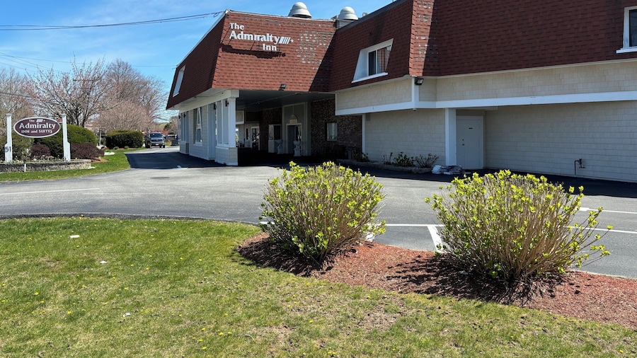 Admiralty Inn & Suites - a Red Collection Hotel