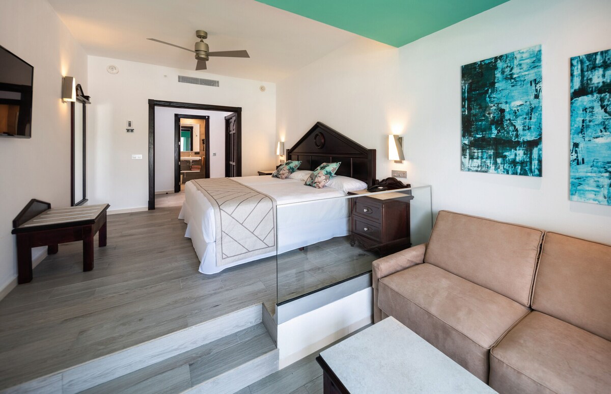 Free minibar, in-room safe, individually decorated