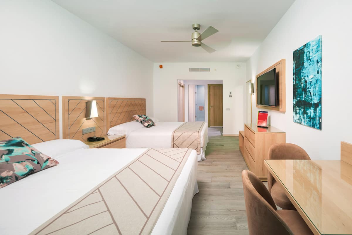 1 bedroom, free minibar, in-room safe, individually decorated