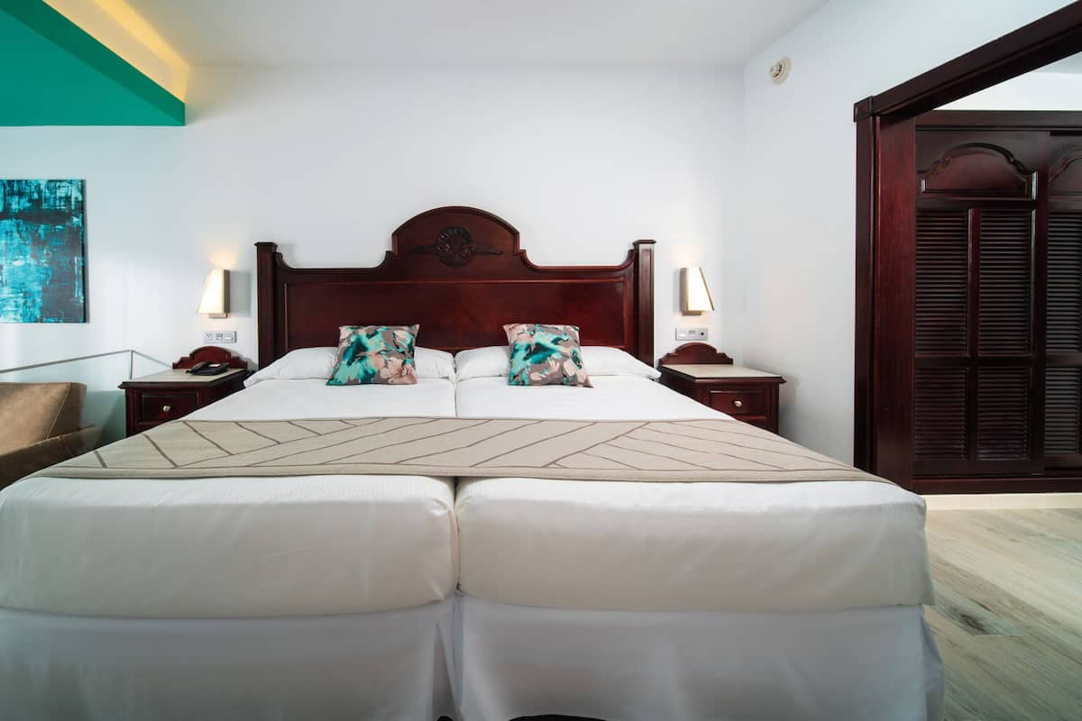 1 bedroom, free minibar, in-room safe, individually decorated