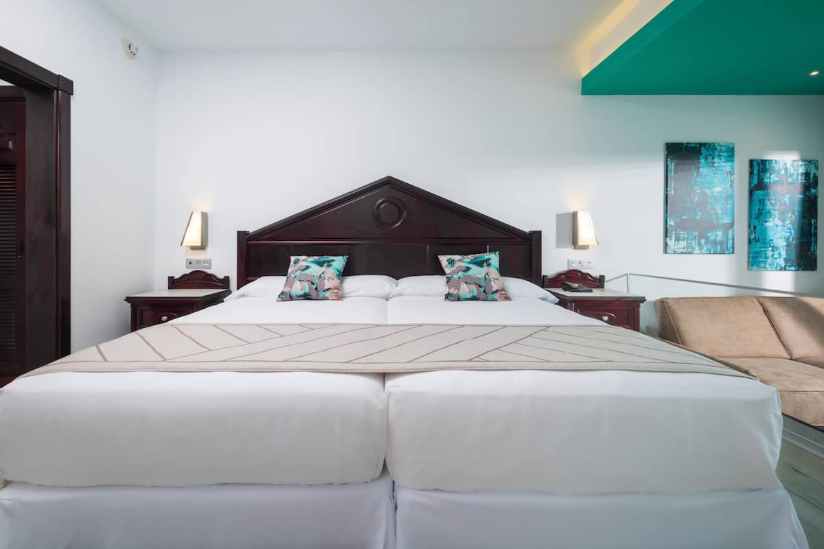 1 bedroom, free minibar, in-room safe, individually decorated