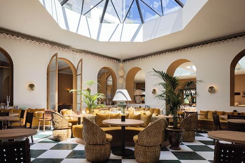 Lobby-Lounge