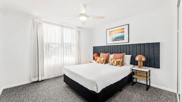 2 habitaciones, escritorio y cortinas blackout