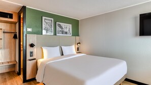 Standaard kamer, 1 queensize bed | Luxe beddengoed, een bureau, een laptopwerkplek