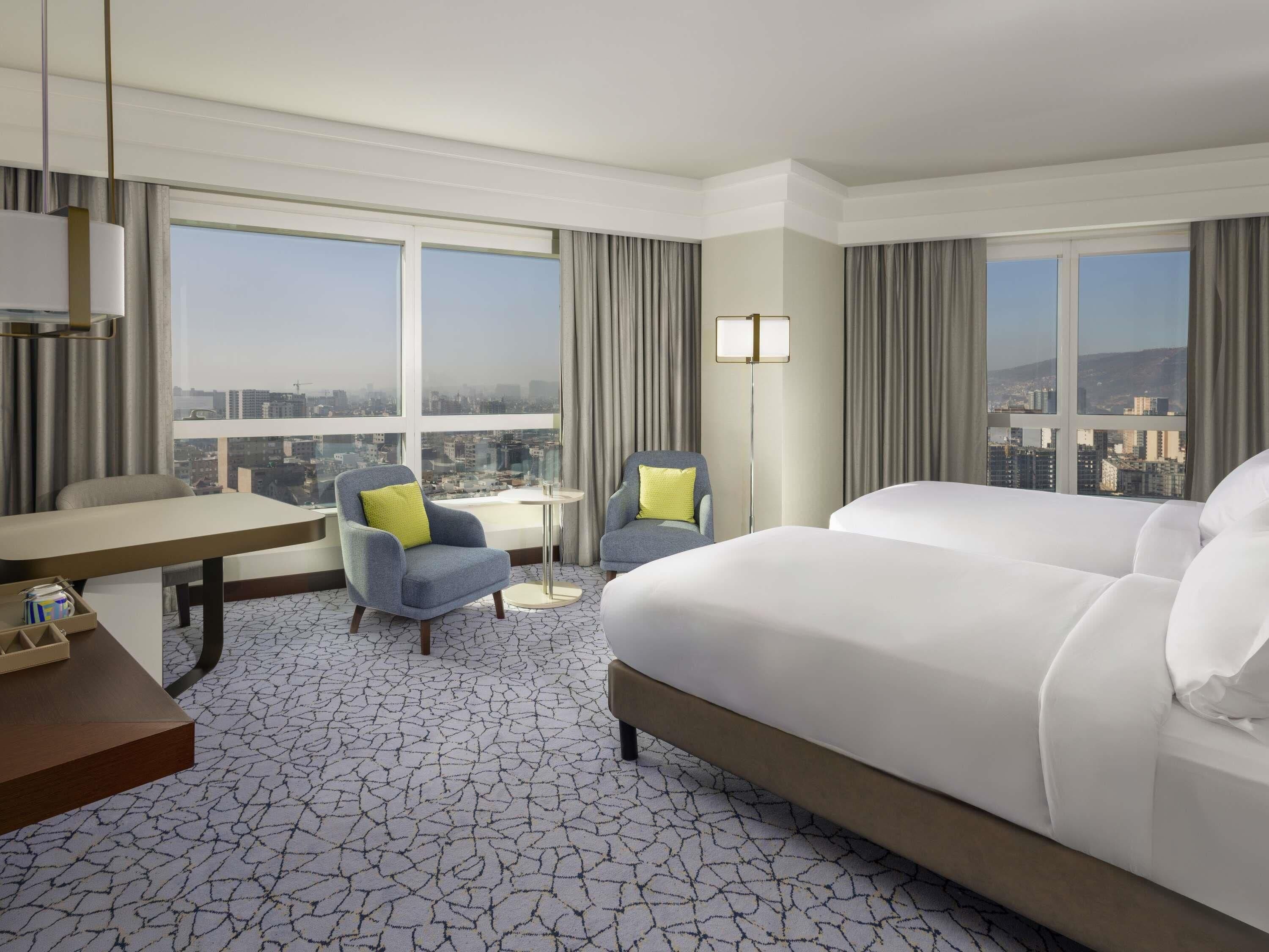 1 habitación, edredón, camas con pillow-top y minibar 