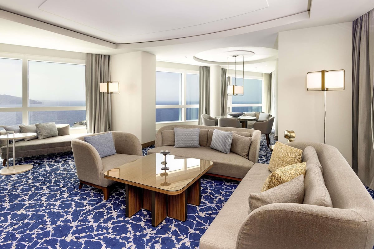 Executive Suite, 1 King Bed | 1 bedroom, down comforters, pillowtop beds, minibar