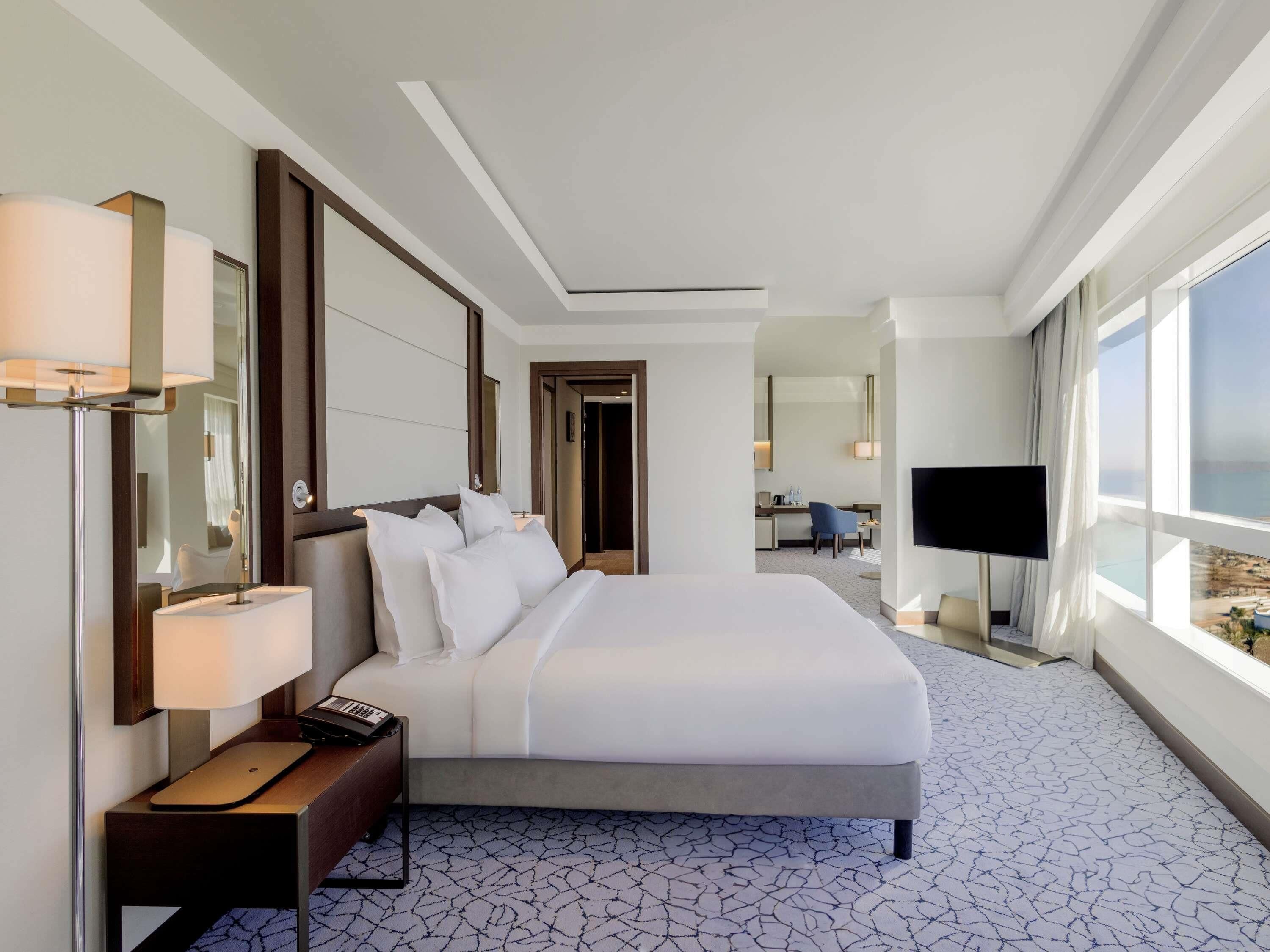 Chambre Standard, 1 très grand lit | 1 chambre, couette en duvet, lit avec matelas à plateau-coussin, minibar