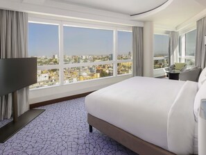 1 bedroom, down comforters, pillowtop beds, minibar