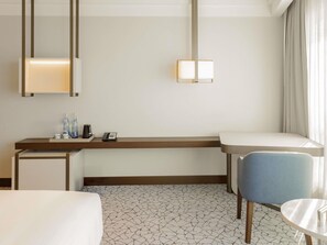 1 bedroom, down comforters, pillowtop beds, minibar