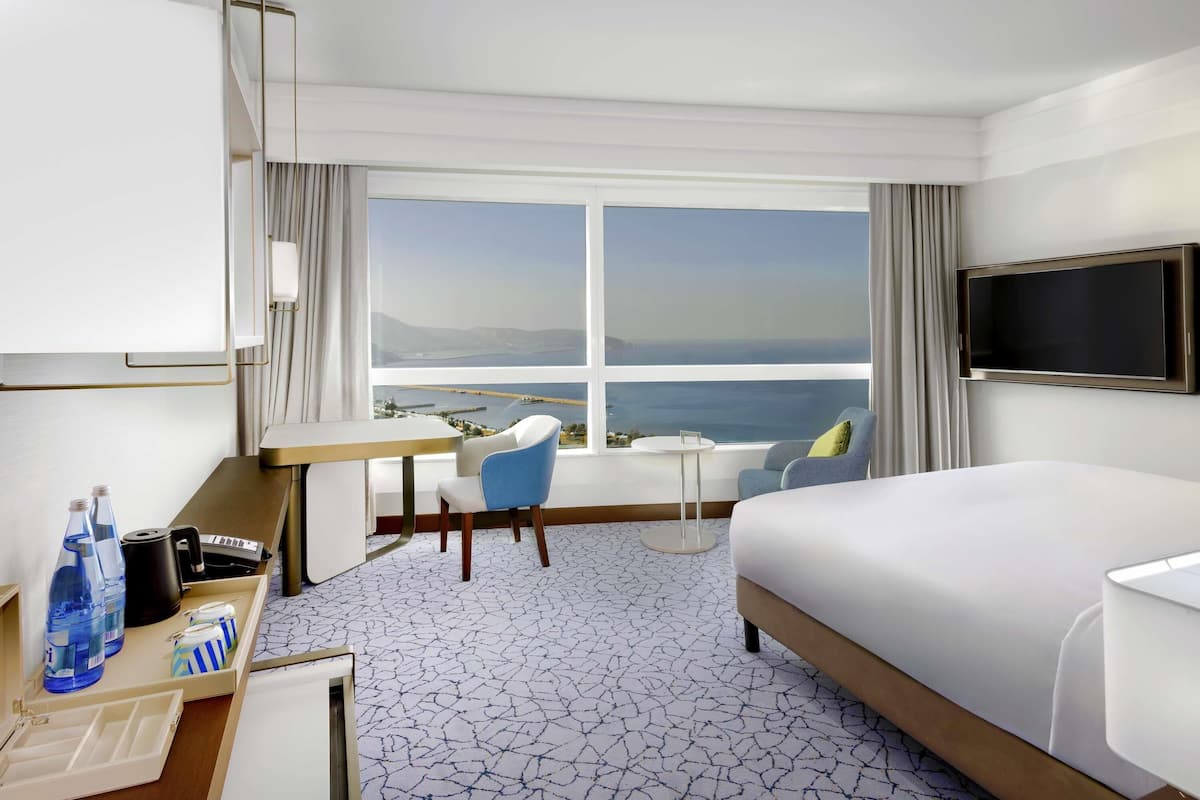 1 bedroom, down comforters, pillowtop beds, minibar