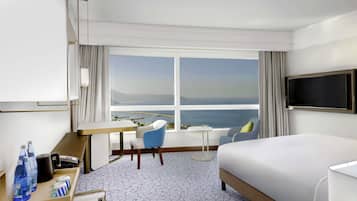 1 bedroom, down duvets, pillow-top beds, minibar