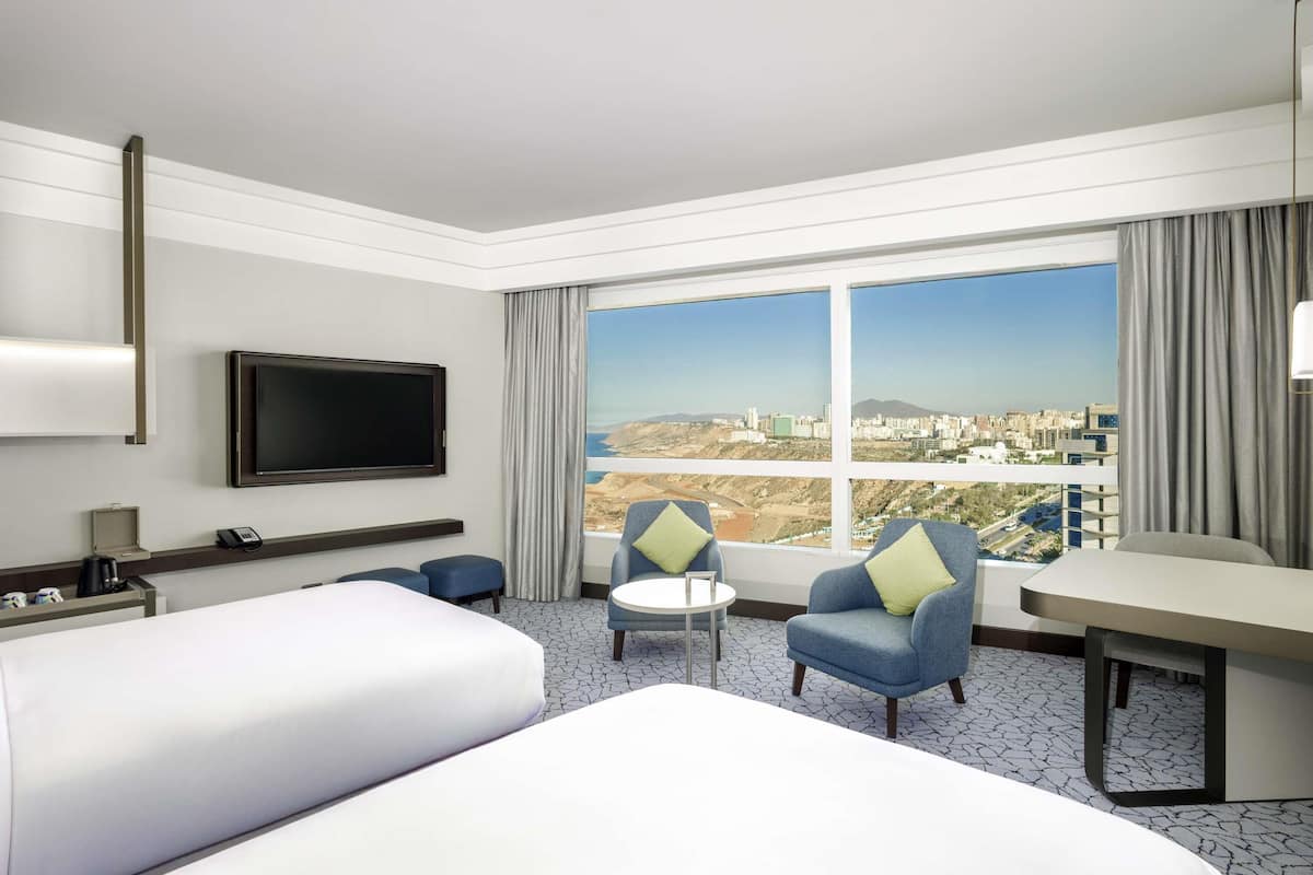 1 bedroom, down comforters, pillowtop beds, minibar