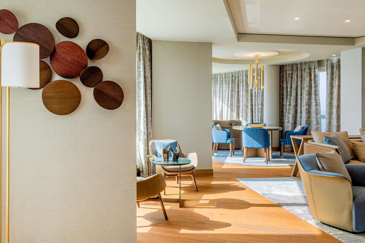 1 bedroom, down duvets, pillow-top beds, minibar