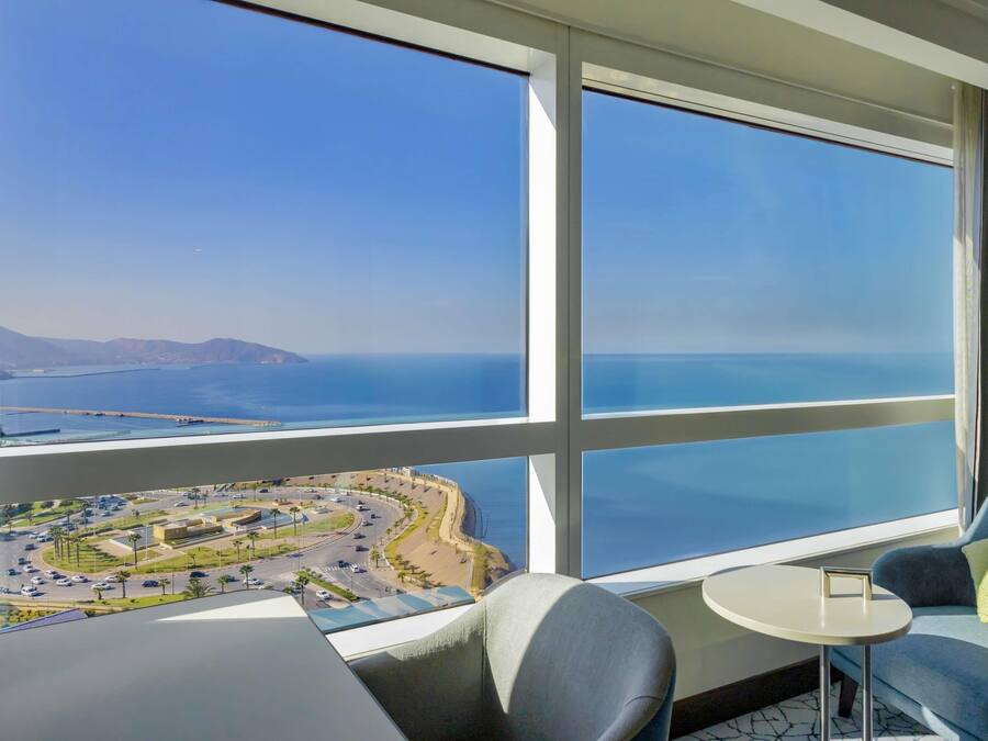 1 bedroom, down comforters, pillowtop beds, minibar