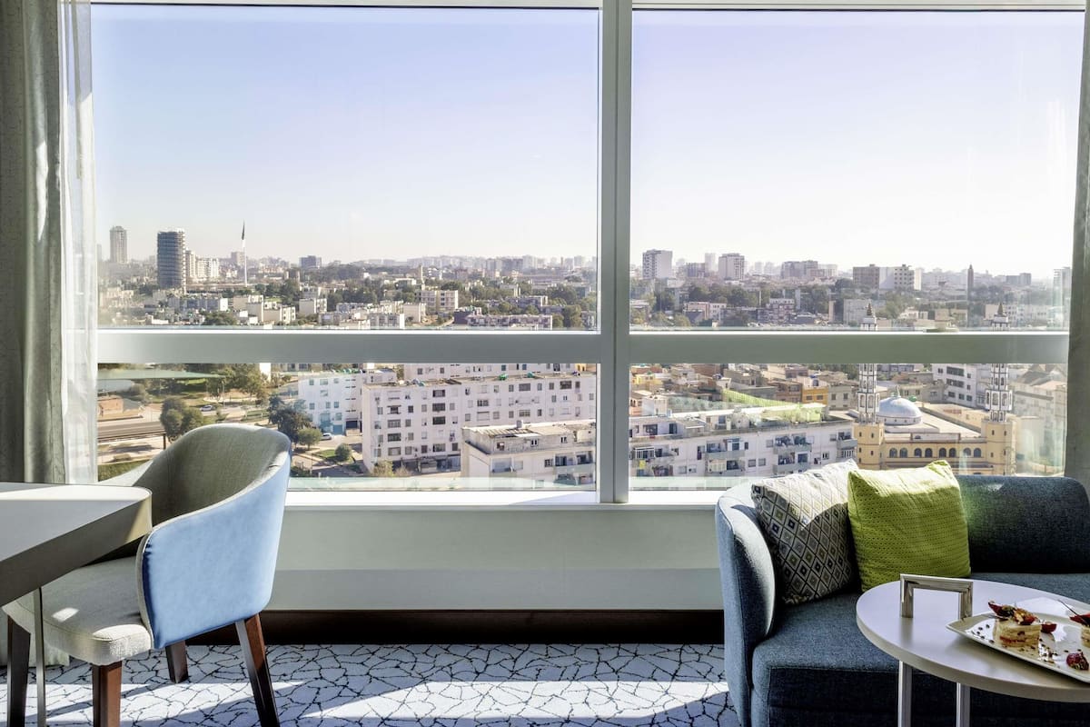 1 bedroom, down comforters, pillowtop beds, minibar