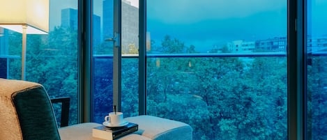 Literie hypoallergénique, minibar, coffres-forts dans les chambres