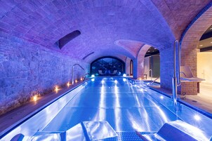 Sauna seca, banheira de hidromassagem, banho turco/hammam