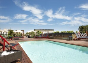 Piscine extérieure (ouverte en saison)