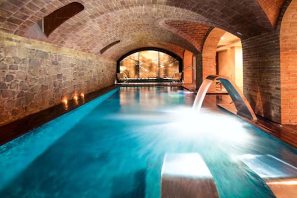 Sauna seca, banheira de hidromassagem, banho turco/hammam