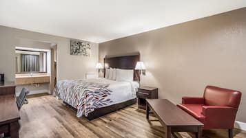 Quarto superior, 1 cama King, para não fumantes | Cortinas blackout, Wi-Fi de cortesia, roupa de cama, despertadores