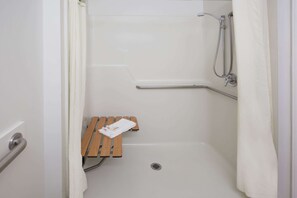 Combined shower/bathtub, free toiletries, hair dryer, towels - Super 8 by Wyndham Central Pt Medford (Central Point)