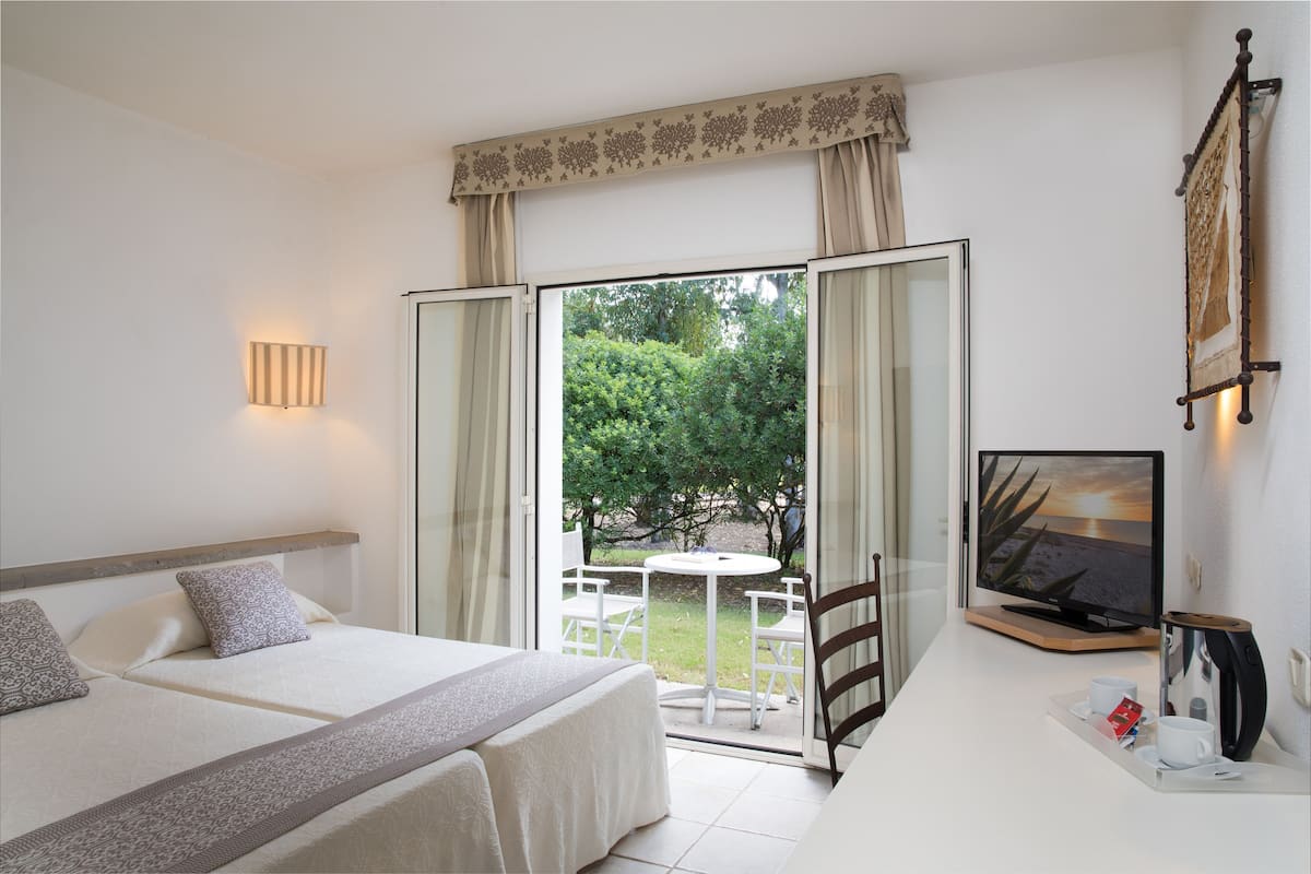 Deluxe Double or Twin Room, Balcony (I Nidi Deluxe) | 1 bedroom, minibar, in-room safe, desk