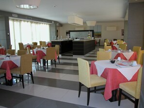 Breakfast area - West Florence Hotel (Campi Bisenzio)