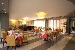 Daily buffet breakfast (EUR 5 per person)