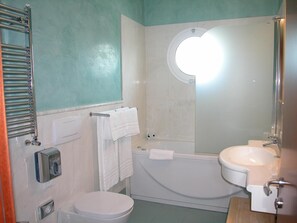 Suite, 2 Queen Beds | Bathroom | Shower, free toiletries, hair dryer, bidet