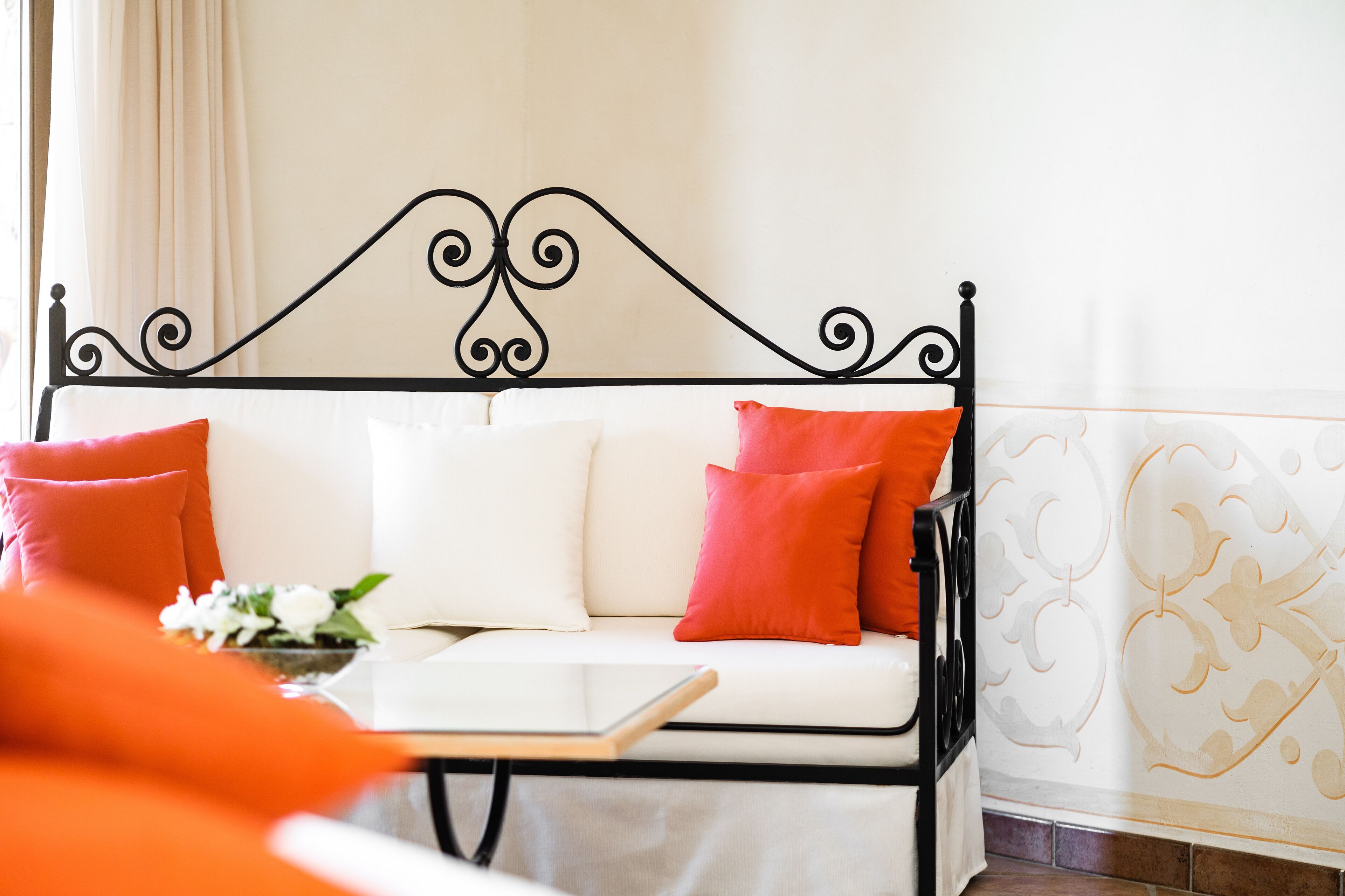 standard room | minibar, in-room safe, desk, laptop workspace