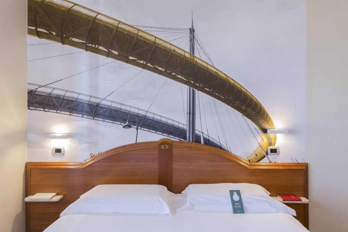 double room, non smoking | 1 bedroom, down duvets, in-room safe, desk