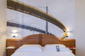 Chambre double, non-fumeur | Couette en duvet, coffre-fort, bureau, rideaux d’obscurcissement