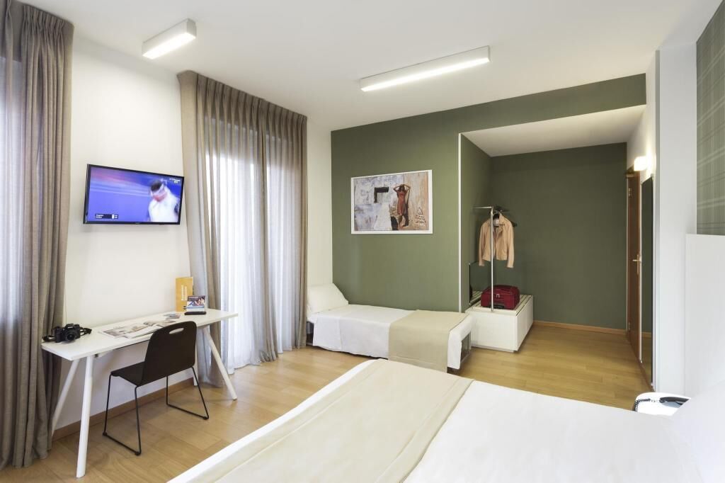Couette en duvet d'oie, coffres-forts dans les chambres, bureau