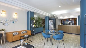 40-cm LCD TV with digital channels, TV