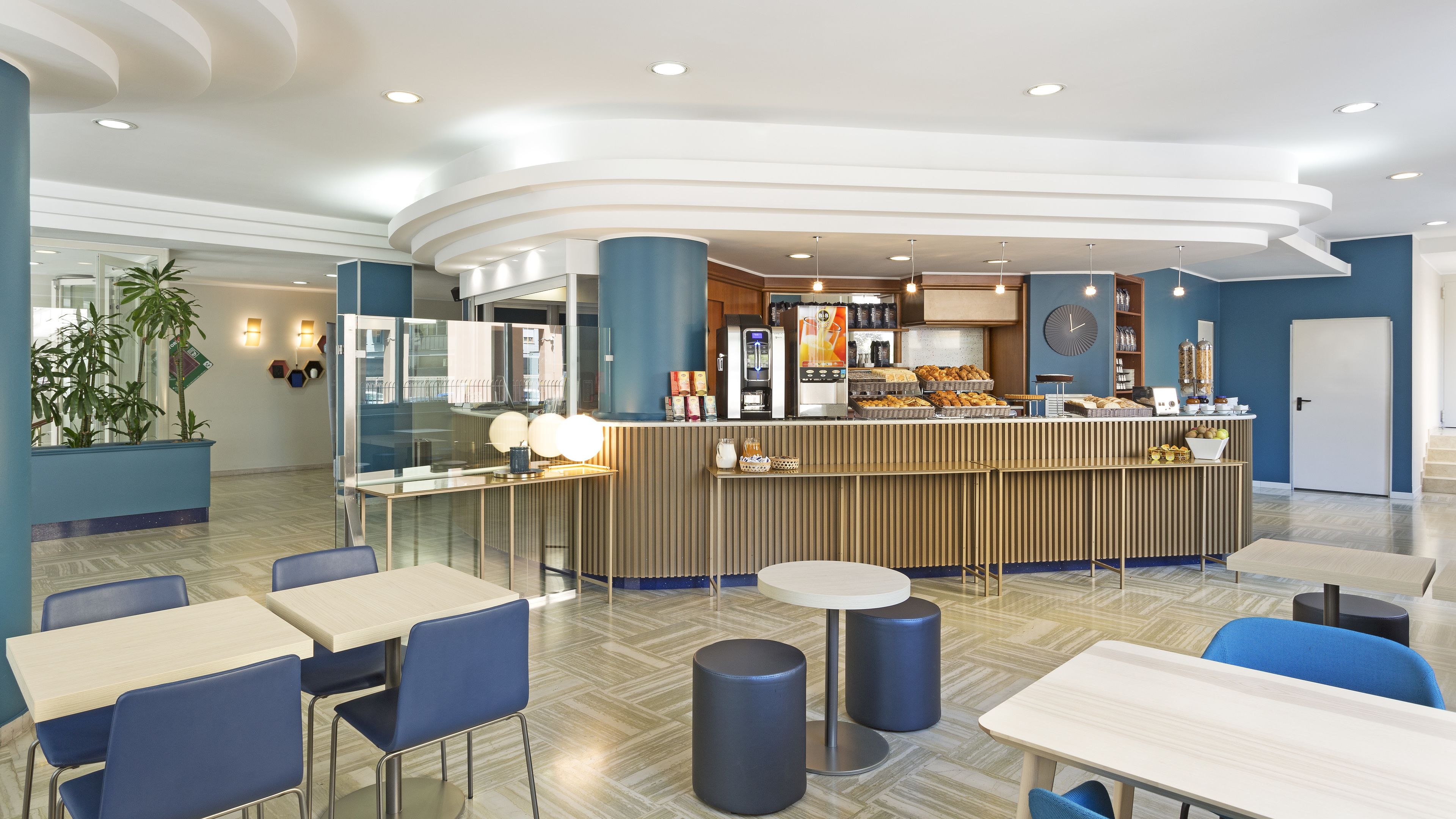 Daily buffet breakfast (EUR 7.9 per person)