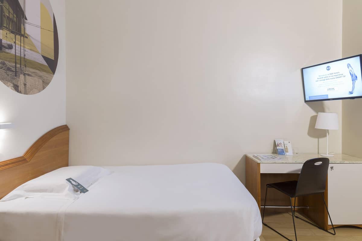 Chambre Simple, non-fumeurs | Couette en duvet d'oie, coffres-forts dans les chambres, bureau