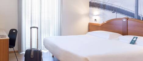 Down duvets, in-room safe, desk, blackout curtains