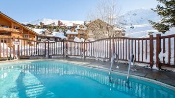 Indoor pool, 4 outdoor pools