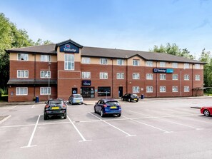 Exterior - Travelodge Crewe (Crewe)