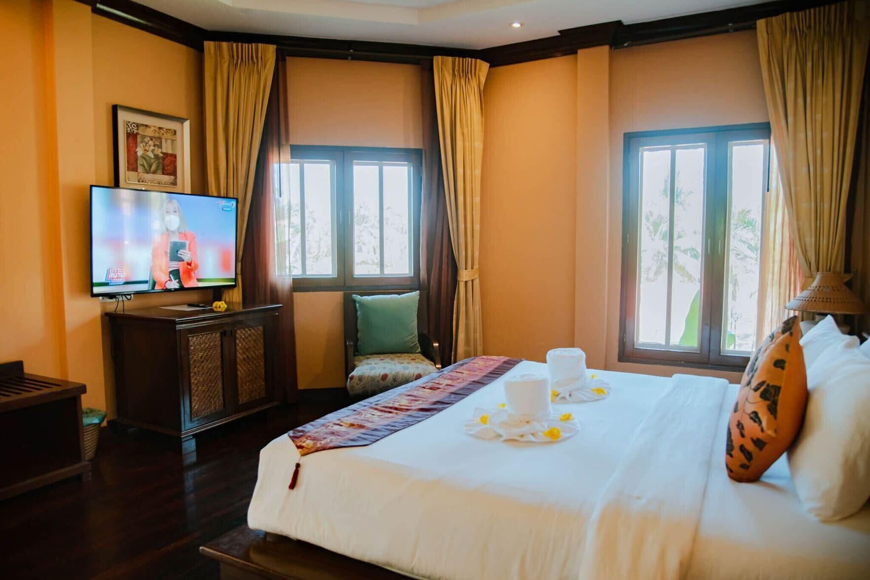 Työpöytä, äänieristys, silitysrauta/-lauta, ilmainen Wi-Fi