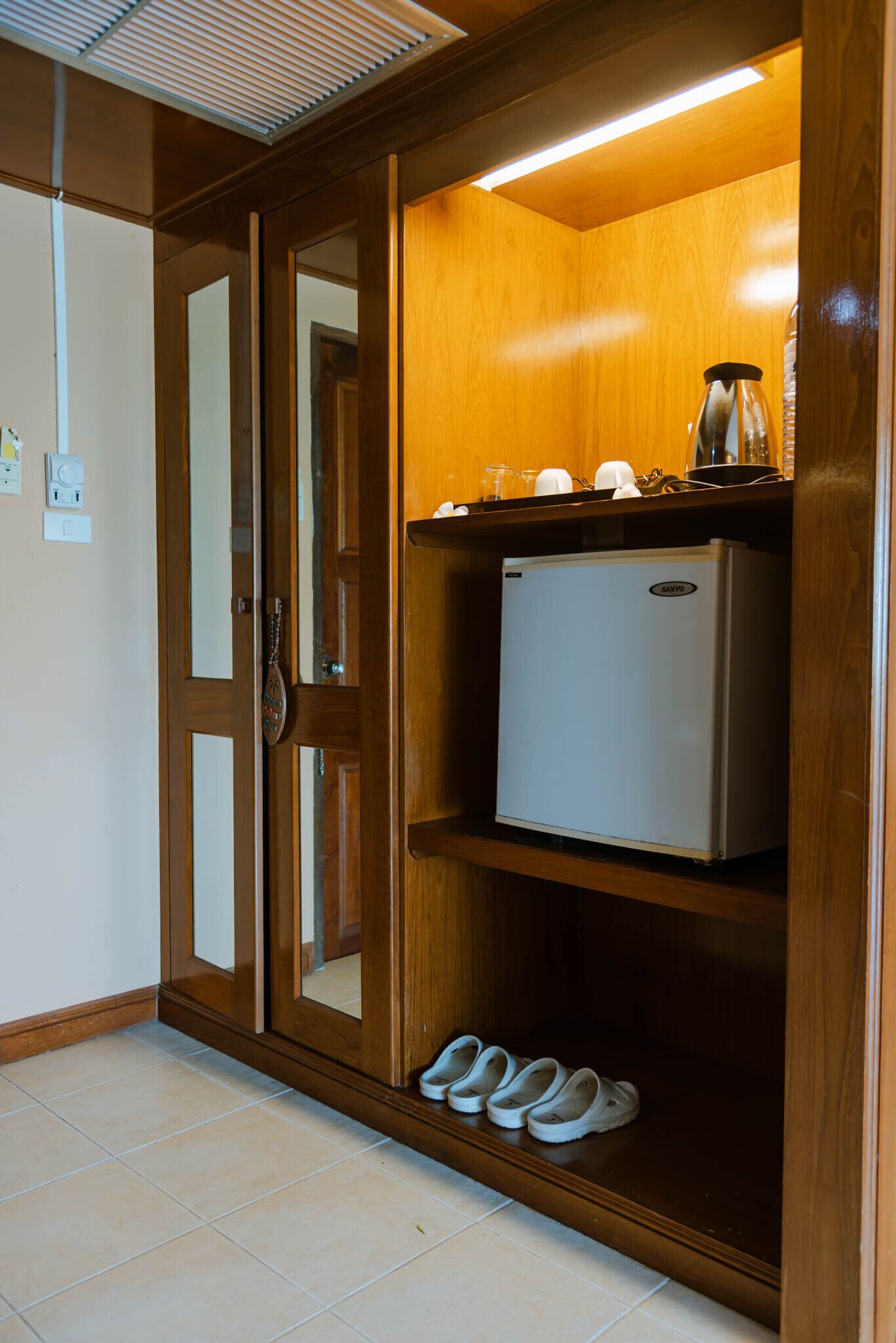 desk, soundproofing, iron/ironing board, free wifi