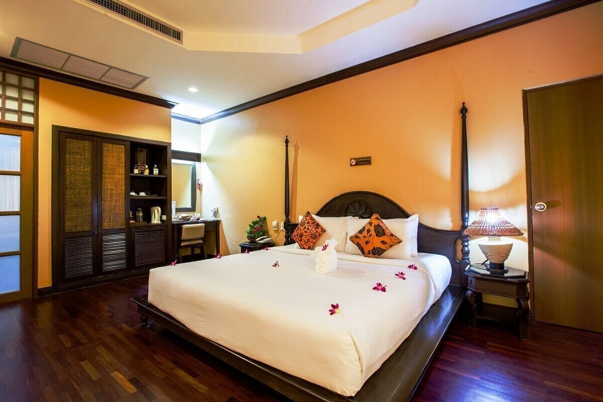 Työpöytä, äänieristys, silitysrauta/-lauta, ilmainen Wi-Fi