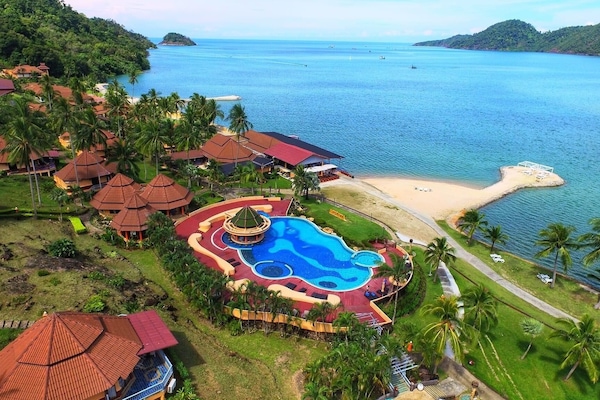 Outdoor pool, pool umbrellas, sun loungers