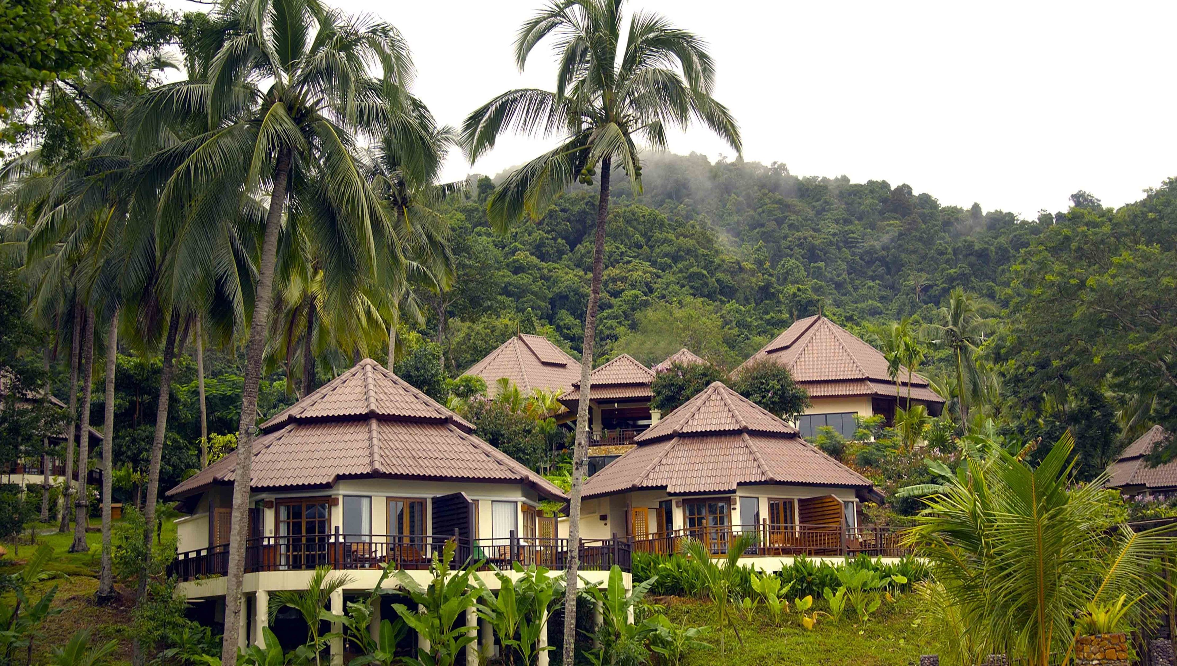 Desk, soundproofing, iron/ironing board, free WiFi