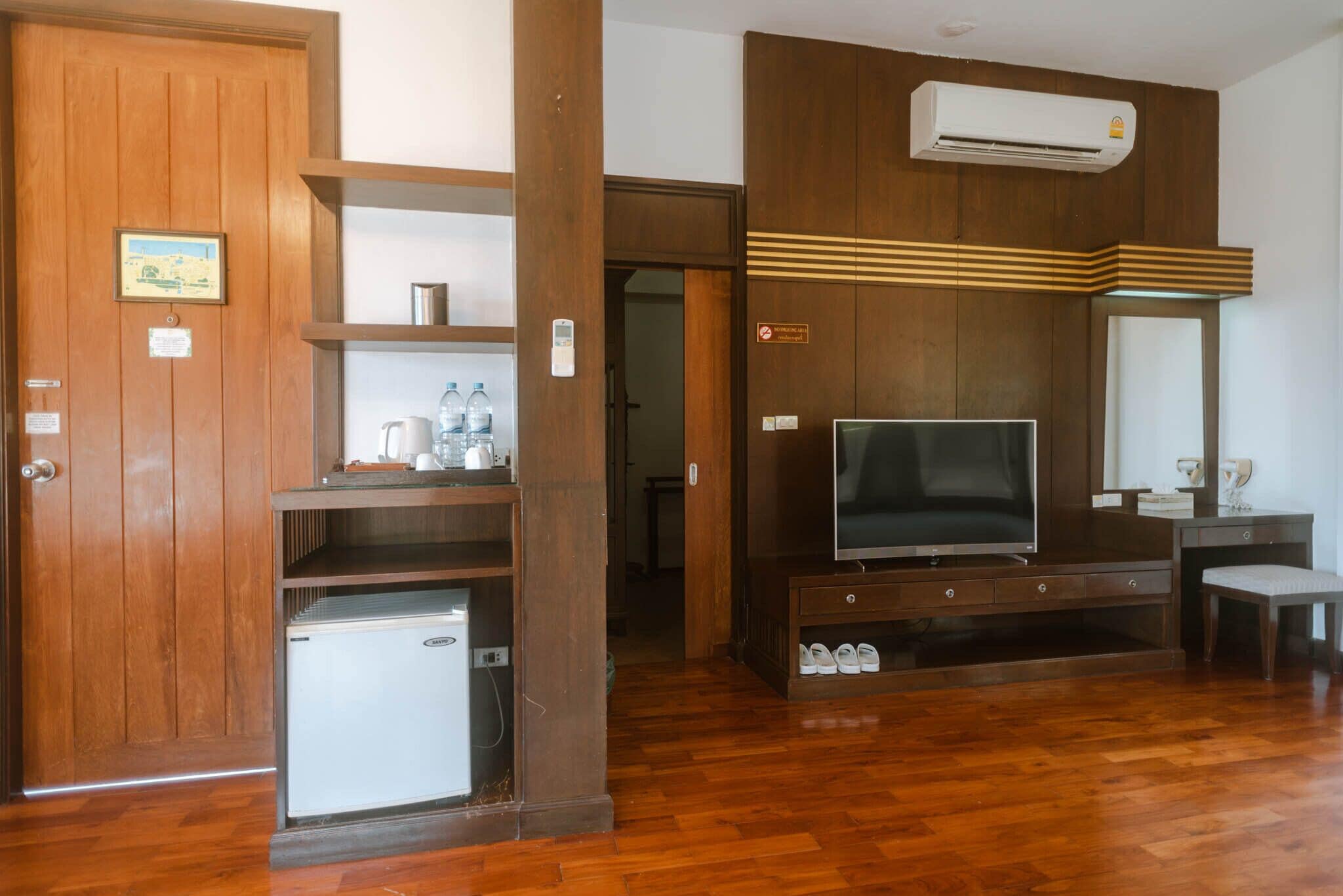 villa, 2 bedrooms | desk, soundproofing, iron/ironing board, free wifi