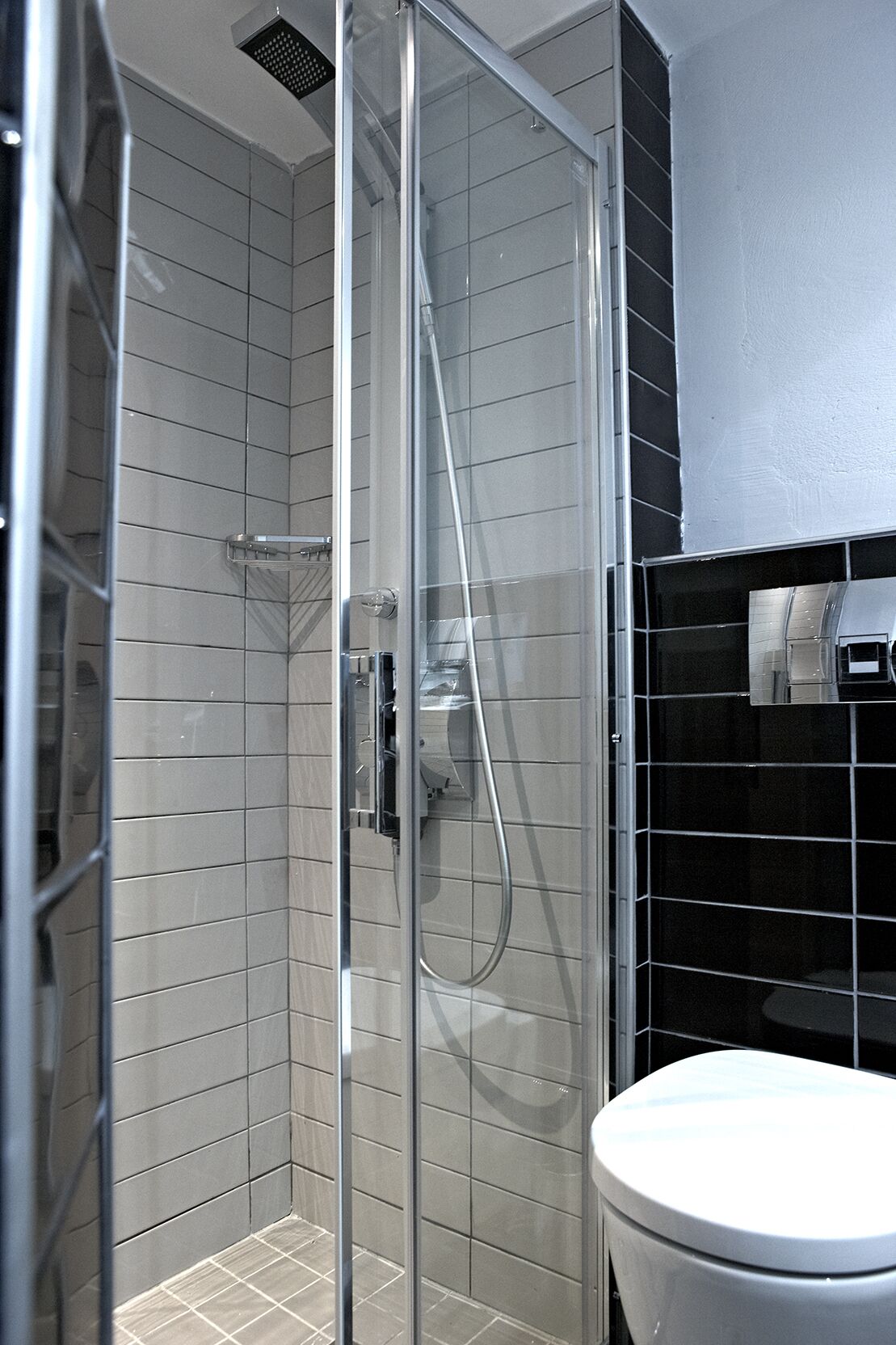 Kahden hengen classic-huone (yksi tai kaksi sänkyä) | Kylpyhuone | Suihku, hiustenkuivaaja, pyyhkeet, saippua