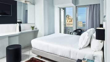 Pillowtop-bedden, een minibar, een kluis op de kamer